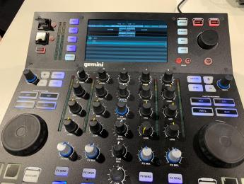 Gemini SDJ-M2000, un todo en uno en el que la estética no es lo importante