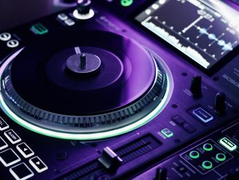 Denon SC5000M, analizamos el reproductor DJ con bandeja motorizada