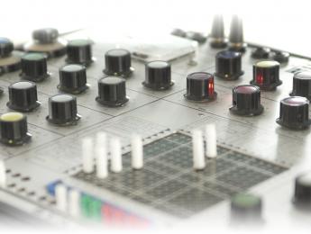 Arturia V Collection 7 añade Mellotron, EMS Synthi AKS / VCS3, y Casio CZ