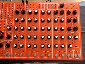 Soma Laboratory Pulsar-23, máquina de ritmos analógica con amplio control CV