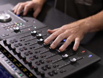 Avid S1 y S4, nuevas mesas de control para Pro Tools y DAWs