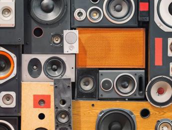 Dispositivos cotidianos con altavoces serían potenciales armas sónicas