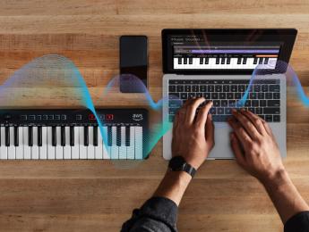 Amazon AWS DeepComposer, teclado y aplicación de inteligencia artificial en red