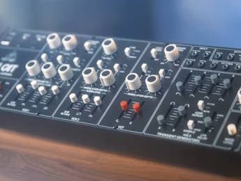 Behringer CAT Synth, otro clásico para cerrar el año