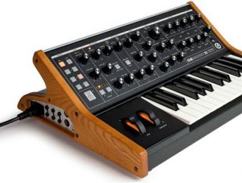 Se filtran imágenes del Moog Subsequent 25, la evolución del Sub Phatty