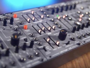 Behringer anuncia System 100 Eurorack, el clon del modular Roland System 100M