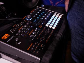 Primer contacto con ASM Hydrasynth, el sinte digital con aftertouch polifónico