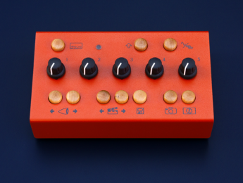 Critter & Guitari Eyesy, una pequeña caja artesanal que crea visuales que responden a tu música