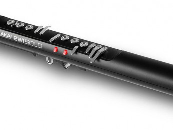 Akai EWI Solo, instrumento de viento electrónico y controlador MIDI con altavoz integrado