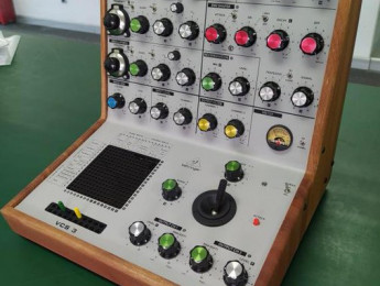 Behringer VCS3, primera información y fotos