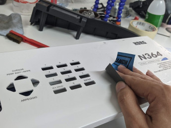 Restaurando un Korg N364: nueva vida tras muchas batallas en el escenario