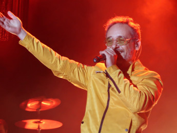 Love of Lesbian dará el primer concierto masivo y sin distancia social