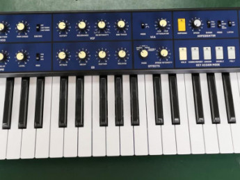 Behringer Polyeight da la réplica al Korg Polysix