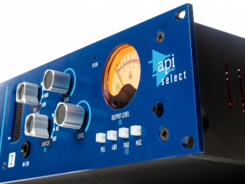 API Select, nueva línea de equipo analógico con 4 procesadores de rack y 2 pedales