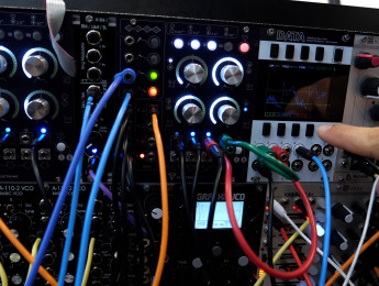 Velectronic A-envelope, simplificando la polifonía en Eurorack