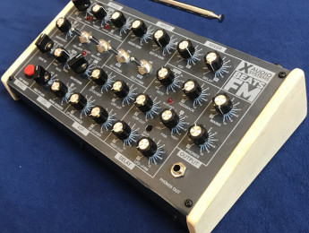 X Audio Systems Beats FM, un sintetizador con radio en lugar de osciladores