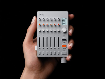 Teenage Engineering TX-6: mezclador, interfaz de audio, groovebox y efectos en la palma de tu mano