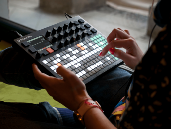Polyend Play, una groovebox basada en muestras muy divertida