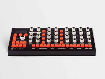 Melbourne Instruments Nina, el sinte con knobs motorizados, ya tiene especificaciones y precio
