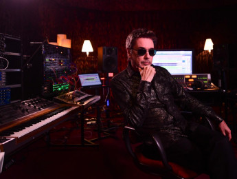Jean-Michel Jarre “confiesa” cuáles son sus sintes favoritos coincidiendo con el lanzamiento de ‘Oxymore’