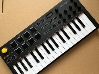 Behringer QT32 Play, un prototipo de teclado controlador MIDI / CV con 127 sonidos