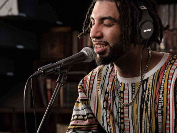 Shure MVX2U, una interfaz de XLR a USB-C realmente compacta y con DSP integrado