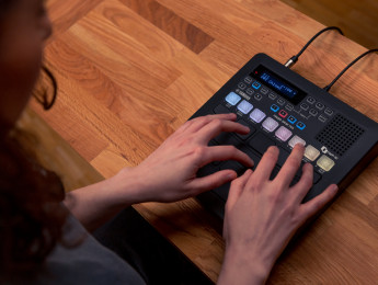 Yamaha FGDP-50 y FGDP-30, finger drumming autosuficiente