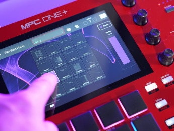 Air Music regala el sinte Bassline por tiempo limitado, y actualiza Flex Beat con versión MPC