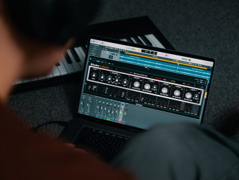 Rhodes V-Rack, un plugin multiefectos con espíritu retro