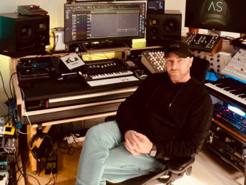 Entrevista a Adrián Schinoff: «De muy pequeño, supe que era la música lo que me emocionaba»