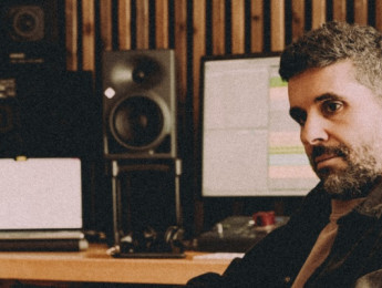 Entrevista a Ale Acosta: «Intento dejar de lado el ordenador y utilizarlo cuando ya tengo una idea»