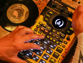 Roland SP-404MKII KDJ Records Limited Edition: hay un Moodymann en mi sampler