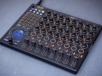 Neuzeit Instruments Drop, un completo controlador MIDI para directo con feeling modular