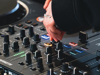 Allen & Heath presenta sus mixers 2+1 Xone:24 y Xone:24C