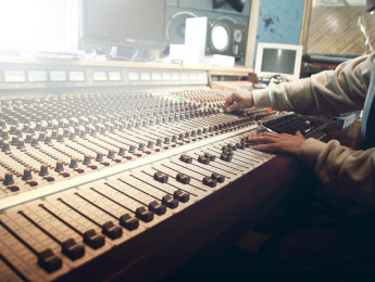 ¿Qué está pasando con el negocio de la producción musical? [Debate]