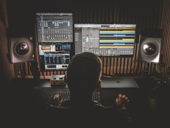 Palmer Orbit 11, un monitor de estudio coaxial de 3 vías con diseño cardioide y 1000 W de potencia