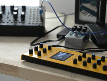 Oddment ODD‑1, un sintetizador granular hardware con mucha funcionalidad y un toque de color