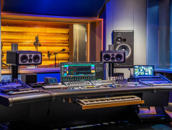 Tracktion Waveform Pro 14 llega con soporte para audio multicanal, asistente de IA y más