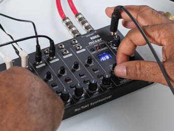 Korg NTS-4 Mixer Kit: otro mezclador compacto para DAWless, pero este es DIY