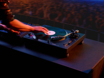 Technics SL-1210MKX, el legendario plato para DJ se actualiza con nuevos rangos de pitch