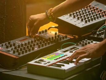 Akai MPK Mini Plus II: el modelo de 37 miniteclas también se renueva