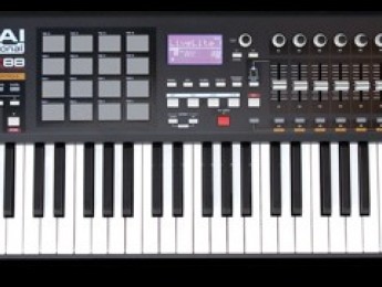 Controlador Akai MPK88 disponible