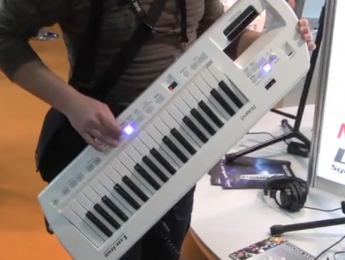Roland Lucina AX-09, un nuevo keytar