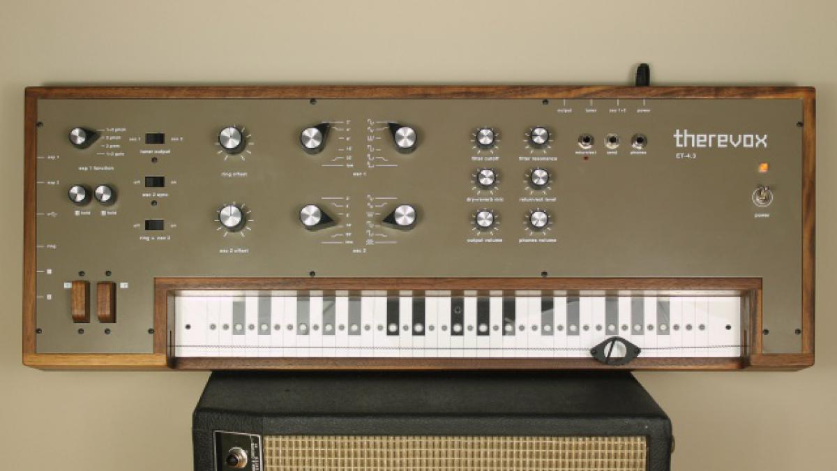 Behringer QT32 Play, un prototipo de teclado controlador MIDI / CV con 127  sonidos
