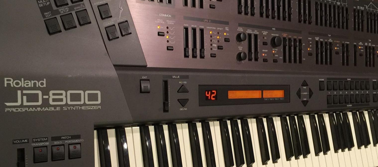 Retrospectiva Roland JD-800: sonidos y artistas