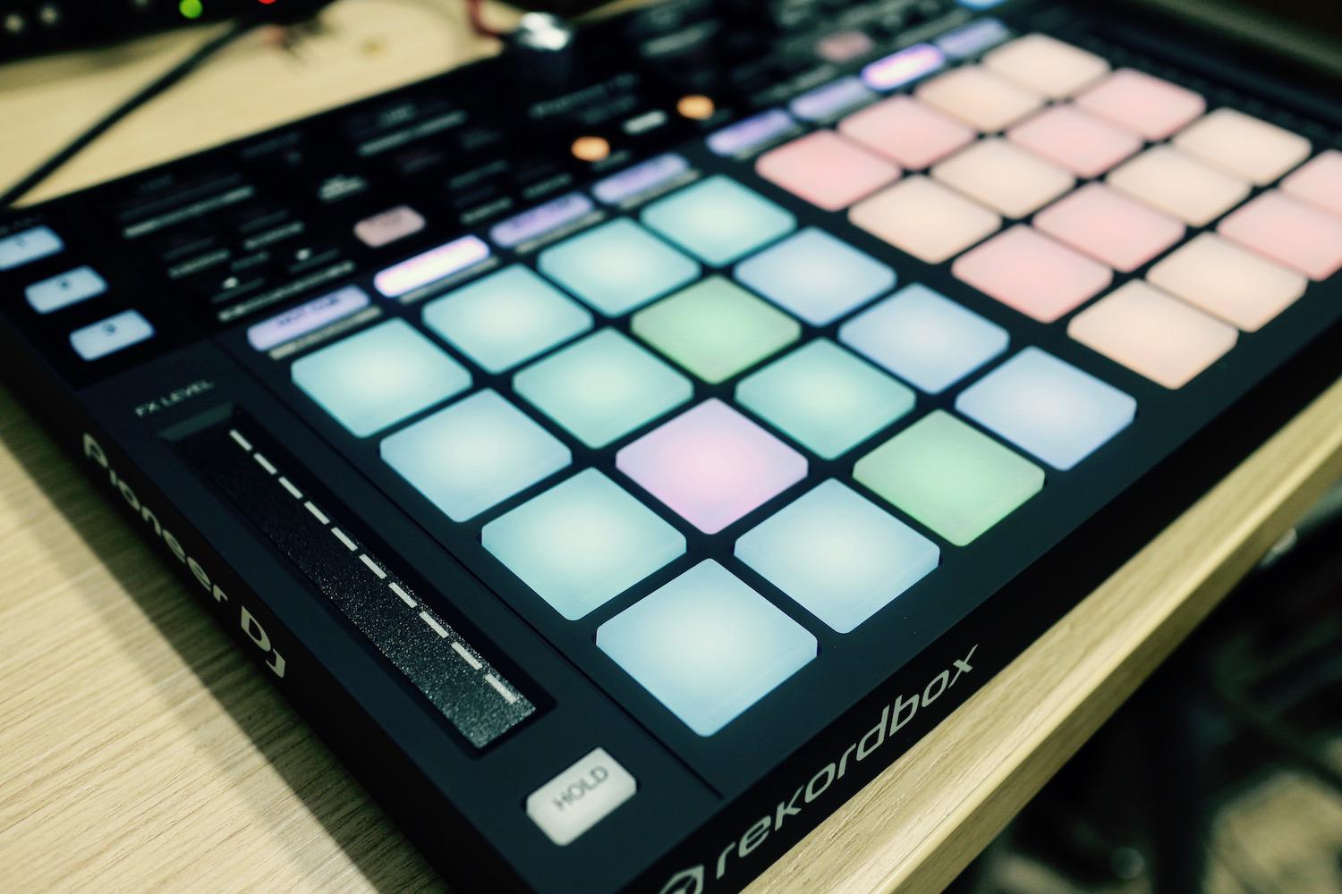 Pioneer DDJ-XP1, review del controlador accesorio para Rekordbox