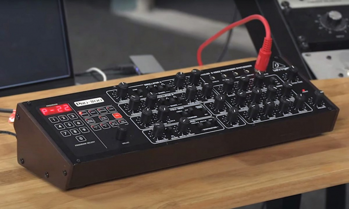 Behringer Pro-800 美品 実質Prophet-5 値下げ！ Behringer Pro-800 美