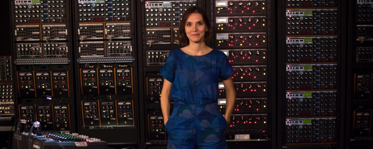 Entrevista a Colleen: «La música nace de nosotros y los instrumentos son solamente nuestras herramientas»