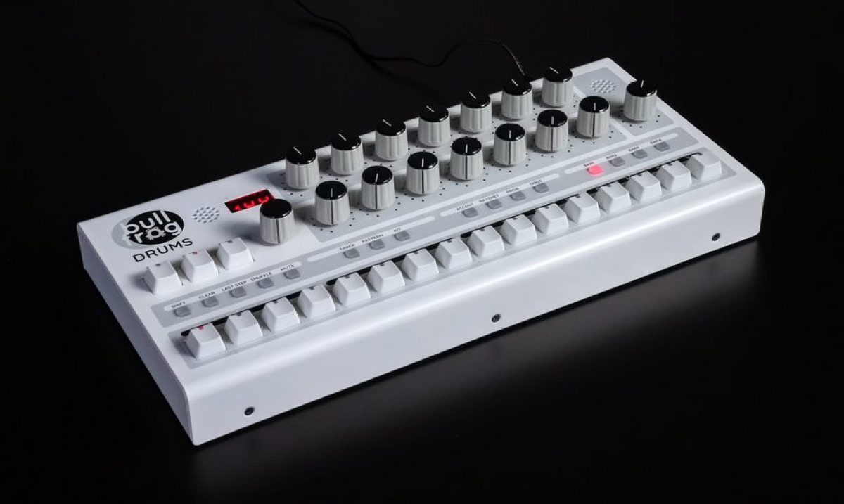 Erica Synths Bullfrog Drums, una caja de ritmos educacional creada