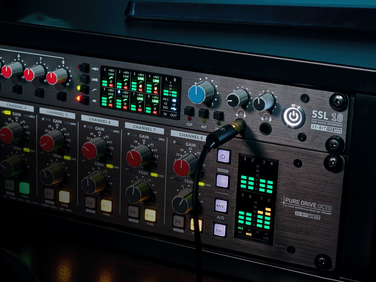 SSL 18: interfaz a 32 bits con 8 previos, 10 salidas y más por 1099
